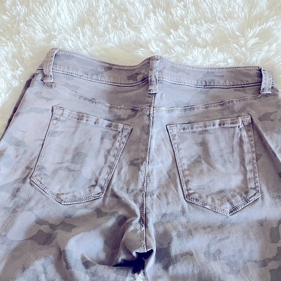 GAP CAMO CARGO PANTS SIZE 4 - Picture 6 of 13